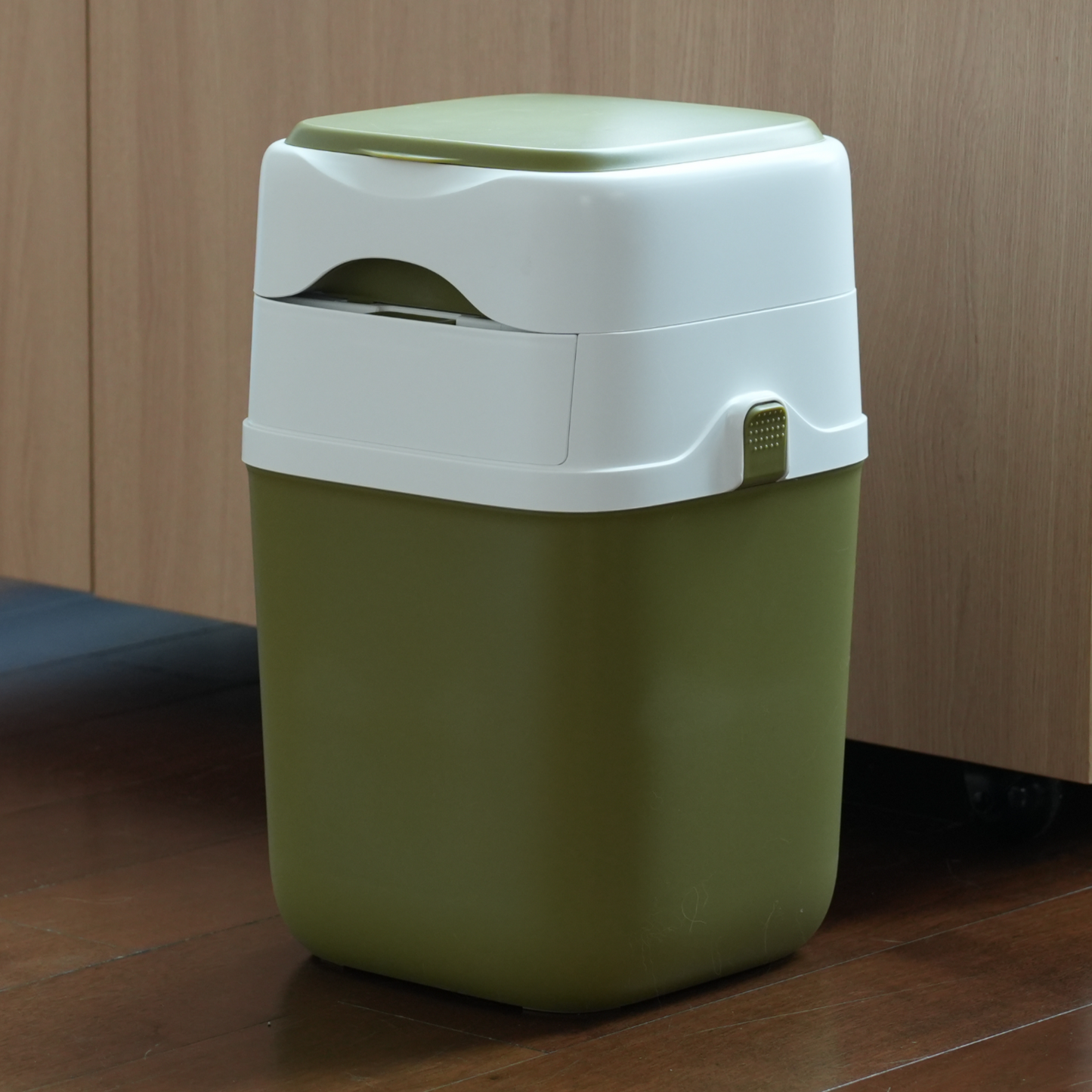 Shushi Cat Litter Trash Can with Odor Control and Splash Protection